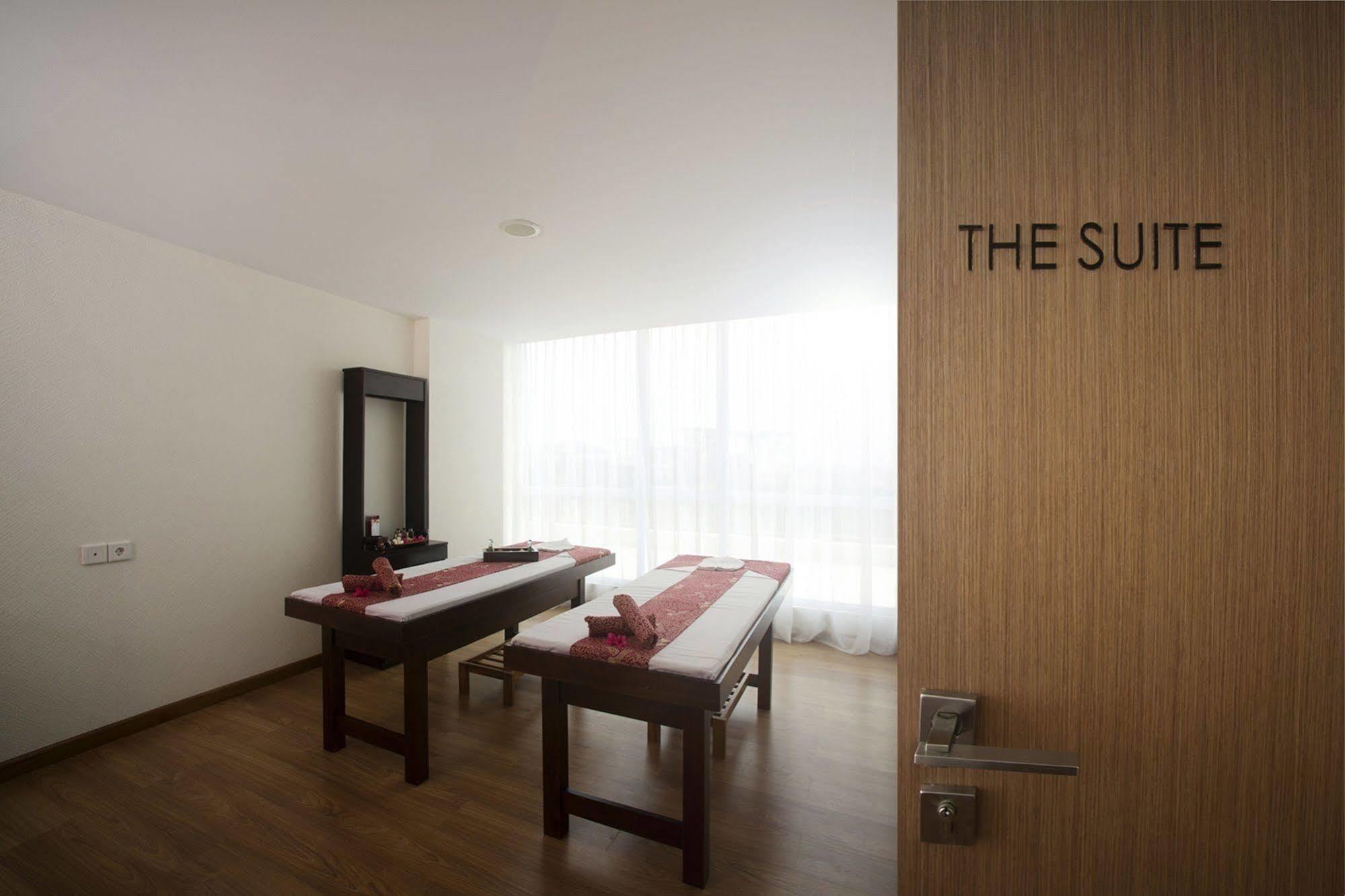 The Premiere Hotel Pekanbaru Exterior foto